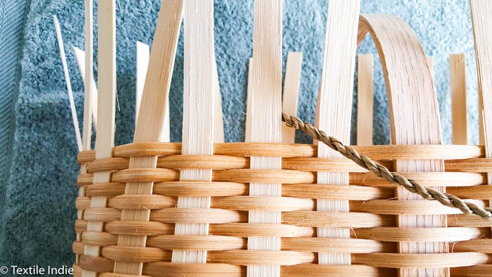 adding a seagrass detail to a market basket
