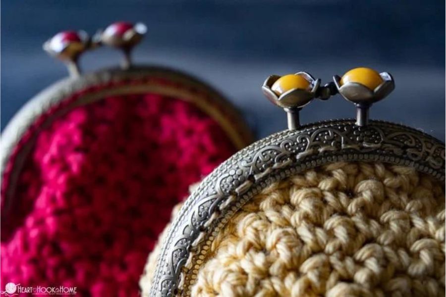 bright fuchsia pink and cream crochet coin purses 